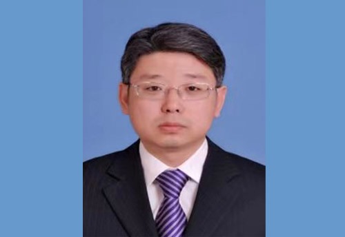 李伟